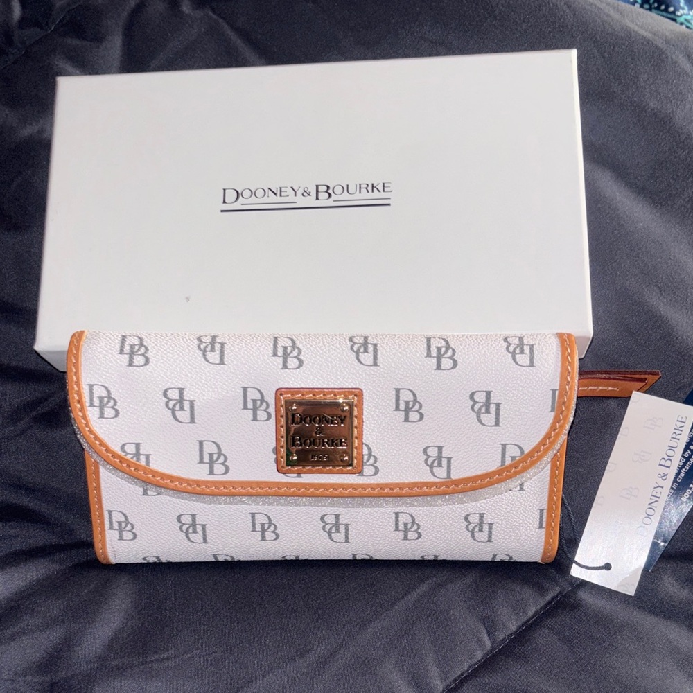 AuthDooney & Bourke Blakely Collection Sig Logo Contrast Trim Continental Wallet